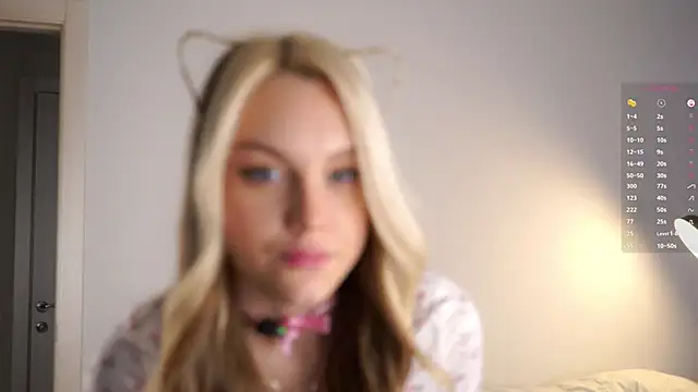 Snapshot of CherieSprinzl chatting on 10.19.25 CherieSprinzl online show from 10.19.25