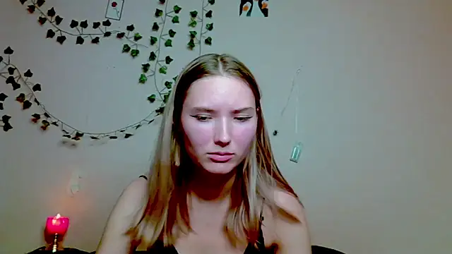  kikiclark   online show from 11.16.25