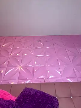 Juanita-Diaz online show from 10.21.25