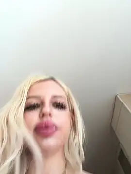Snapshot of Steffi_Snowbunny chatting on 06.18.26 Steffi Snowbunny online show from 06.18.26