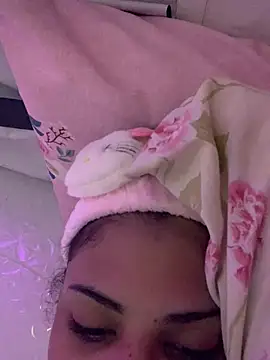 Snapshot of luluzinhax chatting on 01.17.26 luluzinhax online show from 01.17.26