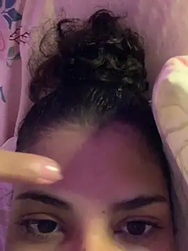 Snapshot of luluzinhax chatting on 02.18.26 luluzinhax online show from 02.18.26