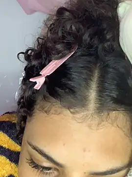 Snapshot of luluzinhax chatting on 02.20.26 luluzinhax online show from 02.20.26