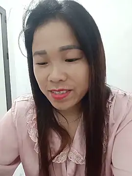 Snapshot of sumy-00 chatting on 05.21.26 sumy-00 online show from 05.21.26