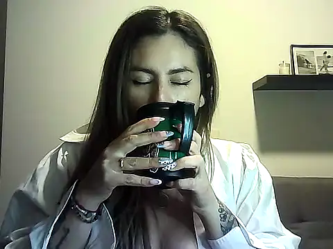Snapshot of Valery__Rouse_ chatting on 04.21.26 Valery Rouse online show from 04.21.26