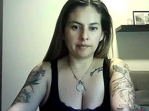 Snapshot of Valery__Rouse_ chatting on 04.22.26 Valery Rouse online show from 04.22.26