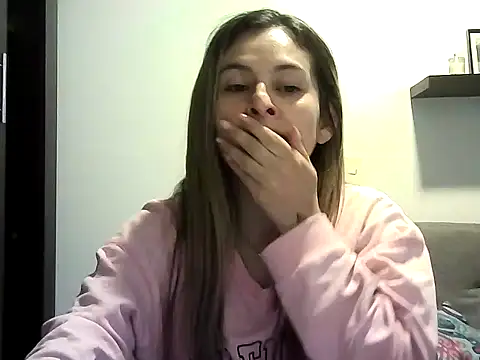 Snapshot of Valery__Rouse_ chatting on 04.23.26 Valery Rouse online show from 04.23.26