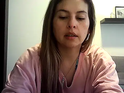 Snapshot of Valery__Rouse_ chatting on 04.23.26 Valery Rouse online show from 04.23.26