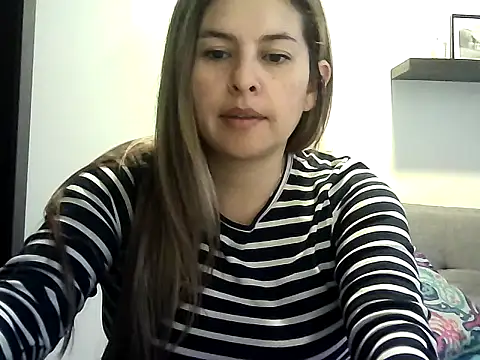 Snapshot of Valery__Rouse_ chatting on 04.24.26 Valery Rouse online show from 04.24.26