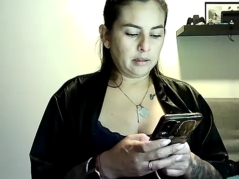 Snapshot of Valery__Rouse_ chatting on 05.25.26 Valery Rouse online show from 05.25.26