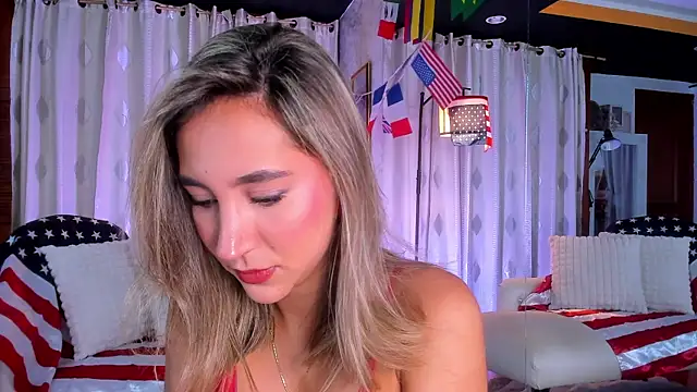 Snapshot of Zarajener chatting on 07.05.26 Zarajener online show from 07.05.26