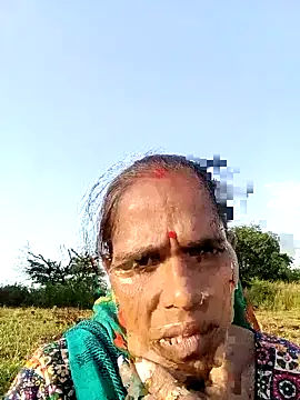 Snapshot of Hot-honi chatting on 10.10.25 Hot-honi online show from 10.10.25