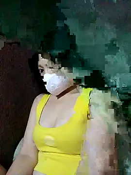 Snapshot of VanGau031694 chatting on 10.07.25 VanGau031694 online show from 10.07.25