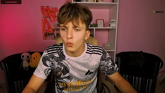 travis wolf  online show from 09.08.25