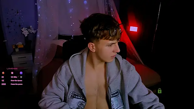 travis wolf  online show from 11.05.25