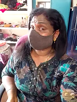 Snapshot of Tamil_Kavitha10 chatting on 04.18.26 Tamil Kavitha10 online show from 04.18.26