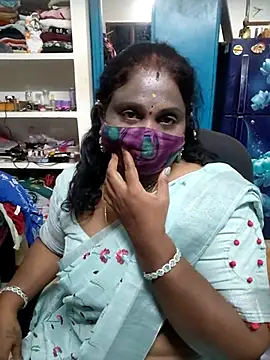 Snapshot of Tamil_Kavitha10 chatting on 04.27.26 Tamil Kavitha10 online show from 04.27.26