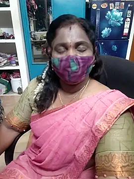 Snapshot of Tamil_Kavitha10 chatting on 04.28.26 Tamil Kavitha10 online show from 04.28.26