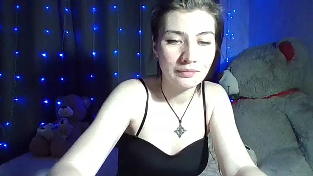 Snapshot of Nancy_Luna chatting on 10.16.25 Nancy Luna online show from 10.16.25