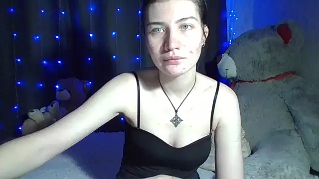 Snapshot of Nancy_Luna chatting on 10.18.25 Nancy Luna online show from 10.18.25