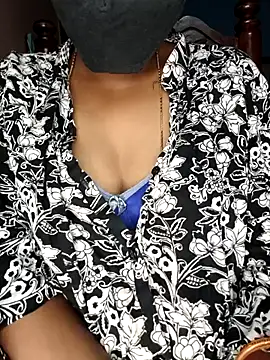 Snapshot of SindhuHappy chatting on 09.28.25 SindhuHappy online show from 09.28.25