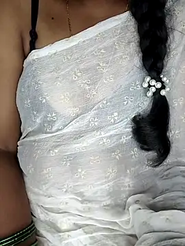 Snapshot of SindhuHappy chatting on 10.08.25 SindhuHappy online show from 10.08.25