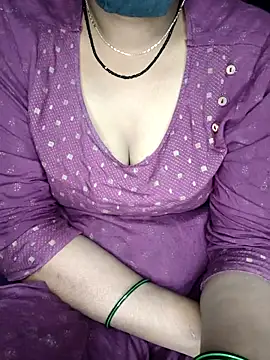 Snapshot of SindhuHappy chatting on 11.08.25 SindhuHappy online show from 11.08.25