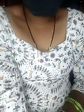 Snapshot of SindhuHappy chatting on 11.21.25 SindhuHappy online show from 11.21.25