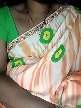 Snapshot of SindhuHappy chatting on 11.28.25 SindhuHappy online show from 11.28.25