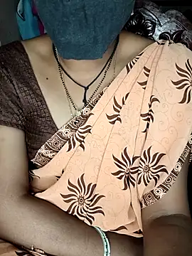 Snapshot of SindhuHappy chatting on 12.17.25 SindhuHappy online show from 12.17.25