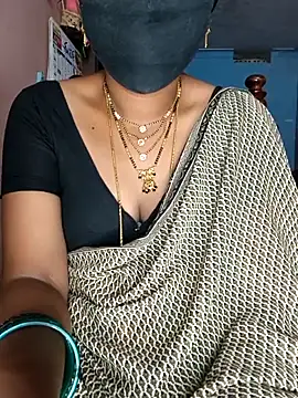 Snapshot of SindhuHappy chatting on 04.19.26 SindhuHappy online show from 04.19.26