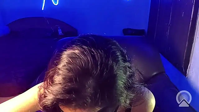 royeoy22 online show from 12.03.25