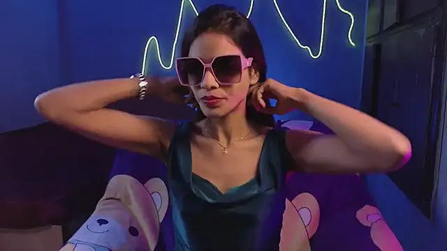 royeoy22 online show from 02.05.26