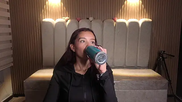 Snapshot of _Mia_Evans_1 chatting on 06.25.26 Mia Evans 1 online show from 06.25.26