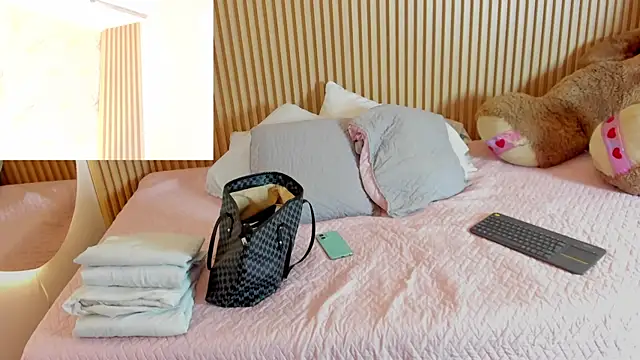 Liss-Reyes online show from 04.12.26