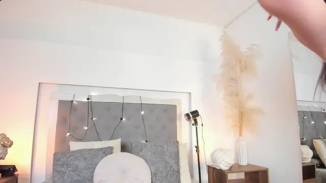 lea walkerr online show from 02.28.26