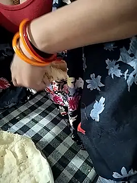 Snapshot of sexy__girls98 chatting on 11.21.25 sexy girls98 online show from 11.21.25