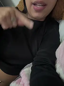 Snapshot of lulizoee chatting on 06.18.26 lulizoee online show from 06.18.26