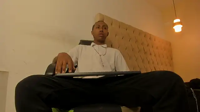 Snapshot of Jax_Maliq chatting on 11.08.25 Jax Maliq online show from 11.08.25