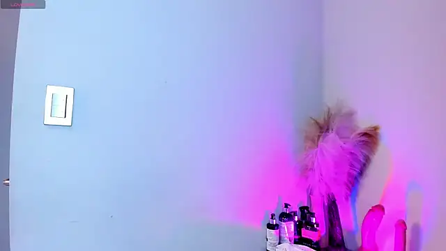 Mia Valentine  online show from 12.15.25