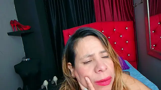 Snapshot of SofiaXDelRio chatting on 10.08.25 SofiaXDelRio online show from 10.08.25