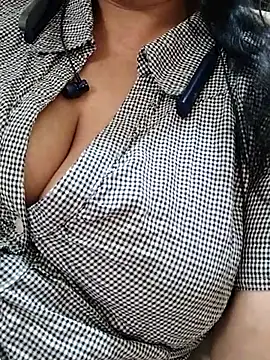 Janvi -Love online show from 09.12.25