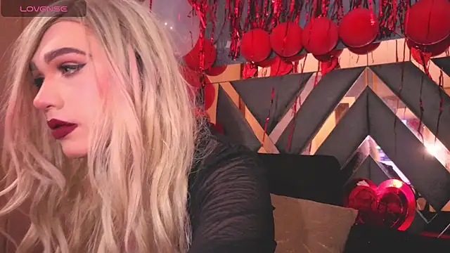 saraah queen1 online show from 02.14.26