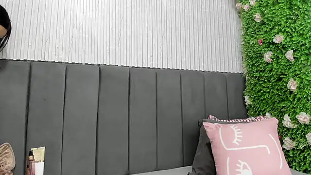 Skarlett hot  online show from 02.17.26