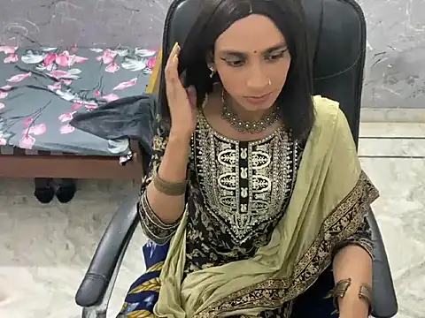 LuvLayla online show from 08.03.26