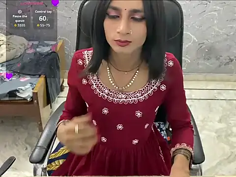 LuvLayla online show from 08.07.26