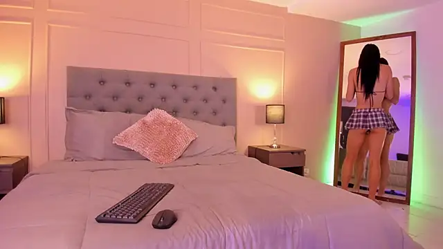 Snapshot of ALICESANDOVAL chatting on 09.11.25 ALICESANDOVAL online show from 09.11.25