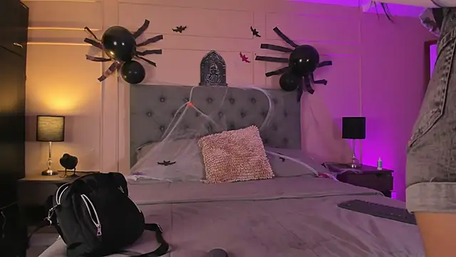 Snapshot of ALICESANDOVAL chatting on 11.07.25 ALICESANDOVAL online show from 11.07.25