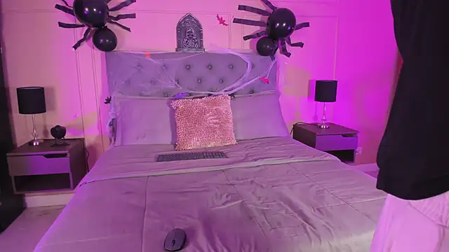 Snapshot of ALICESANDOVAL chatting on 11.08.25 ALICESANDOVAL online show from 11.08.25