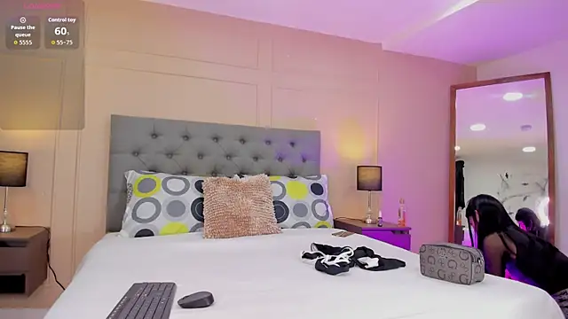 Snapshot of ALICESANDOVAL chatting on 12.03.25 ALICESANDOVAL online show from 12.03.25